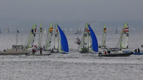 “官方公告：安东尼红牌撤销，迎战皇马在即，热议纷起”