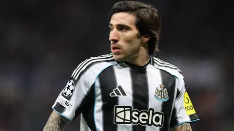 本泽马受伤久保健英休战，传或因他缺席一个月